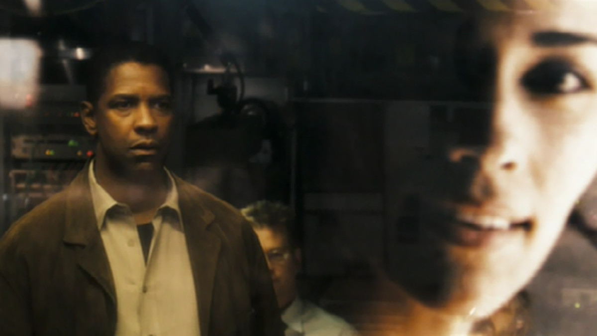 Denzel Washington as Special Agent Douglas Carlin viewing a past projection of his dead wife in Deja Vu.
