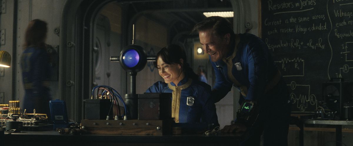 Ella Purnell with Kyle MacLachlan in the Fallout series hanging out inside a vault