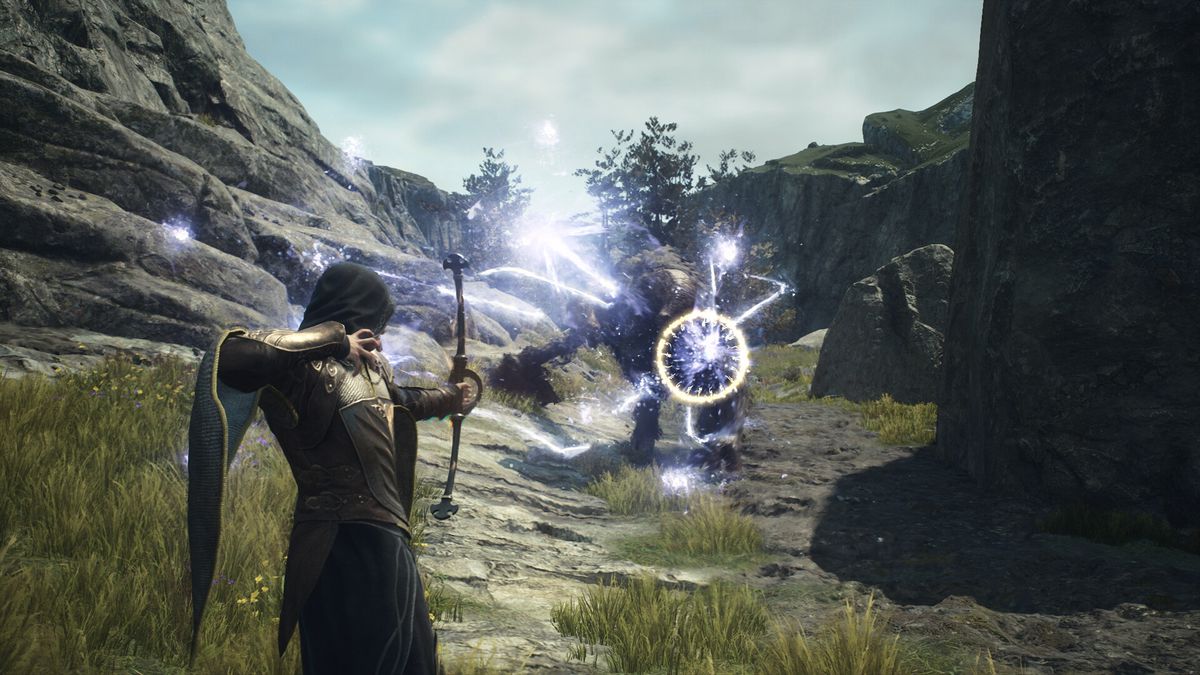 A Magick Archer fires off a spell at an enemy in Dragon’s Dogma 2