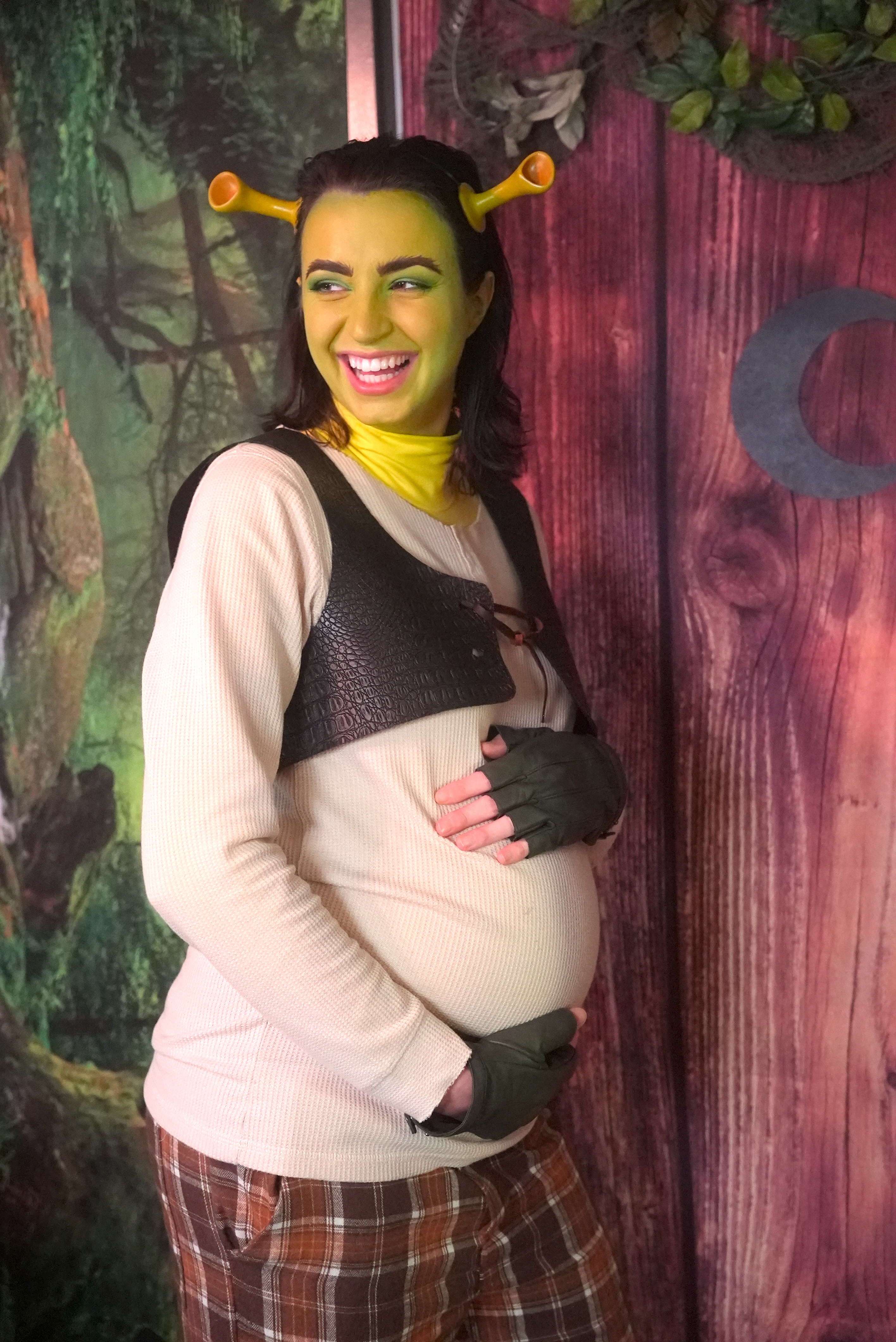 Gibi ASMR as Shrek. She is also pregnant