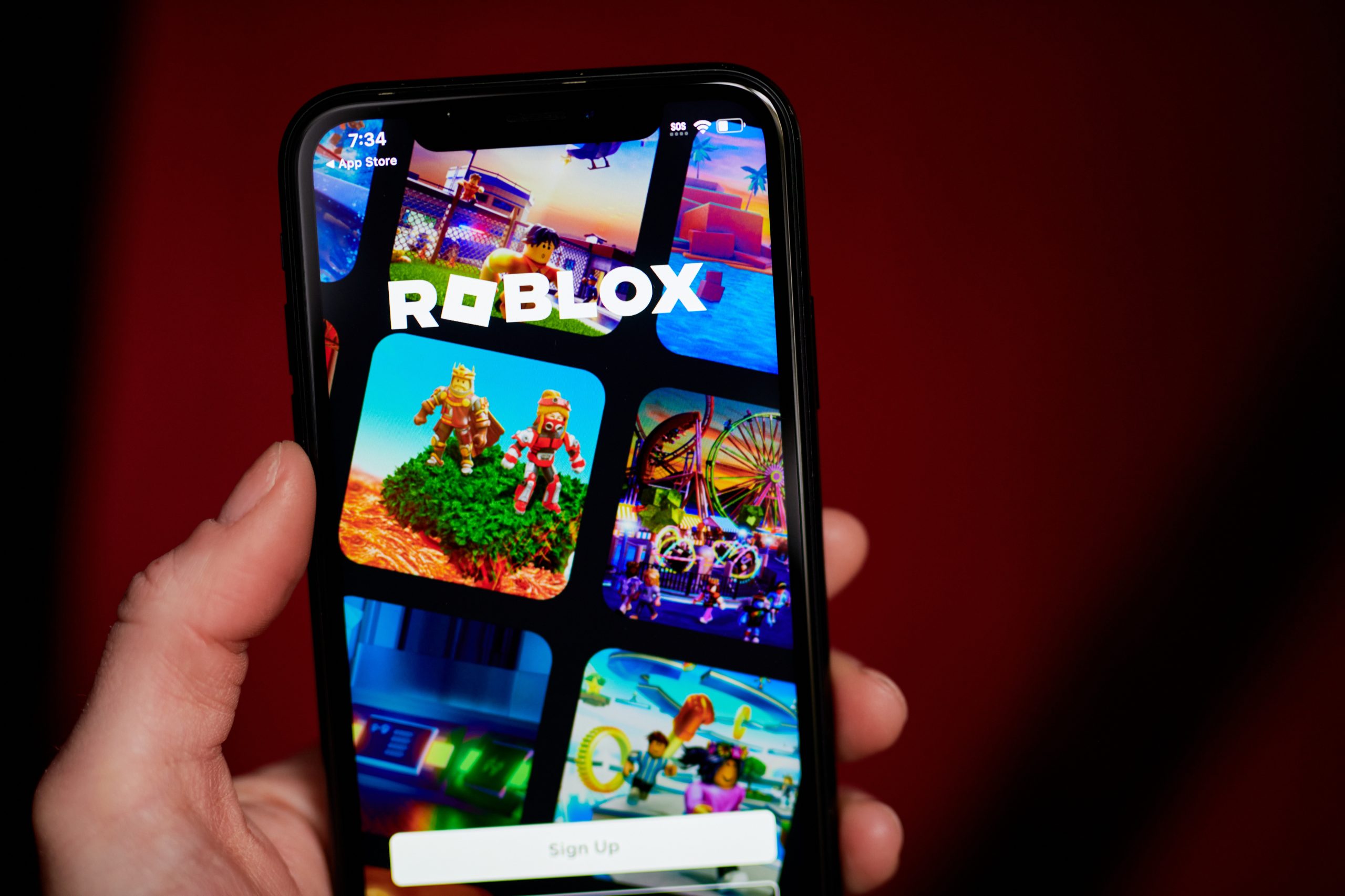 Roblox just launched its own Discord competitor