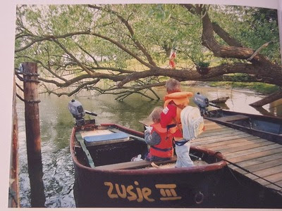 A young Lente on a rowboat
